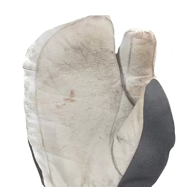 Hestra Leather Heli Ski 3 Finger Gloves - Image 3