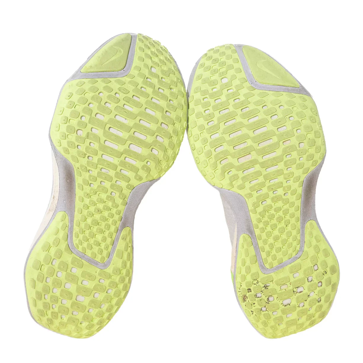 Nike Invincible 3 Running Shoes - Women's - Image 4